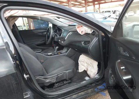 2017 Chevrolet Malibu Ls z USA, uszkodzony, nr VIN 1G1ZB5ST1HF221503